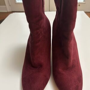 Women's Burgundy Suede Shoedazzle  Size 8.5 Boots. Good condition.